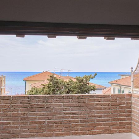 Casa Myconis 68Mq A Due Passi Dal Mare Di San Vincenzo Exterior foto
